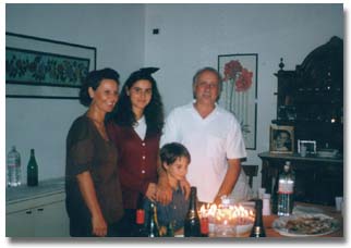 family.jpg (12265 byte)